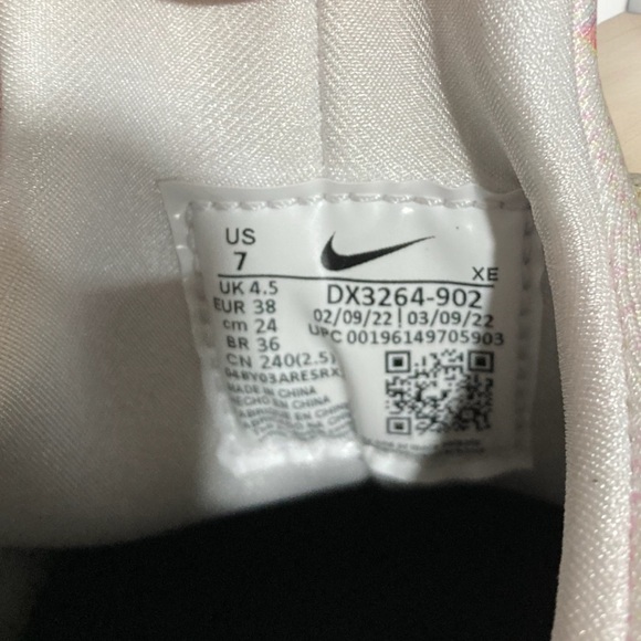 Nike Air Huarache SE Women’s size 7. - Picture 7 of 7